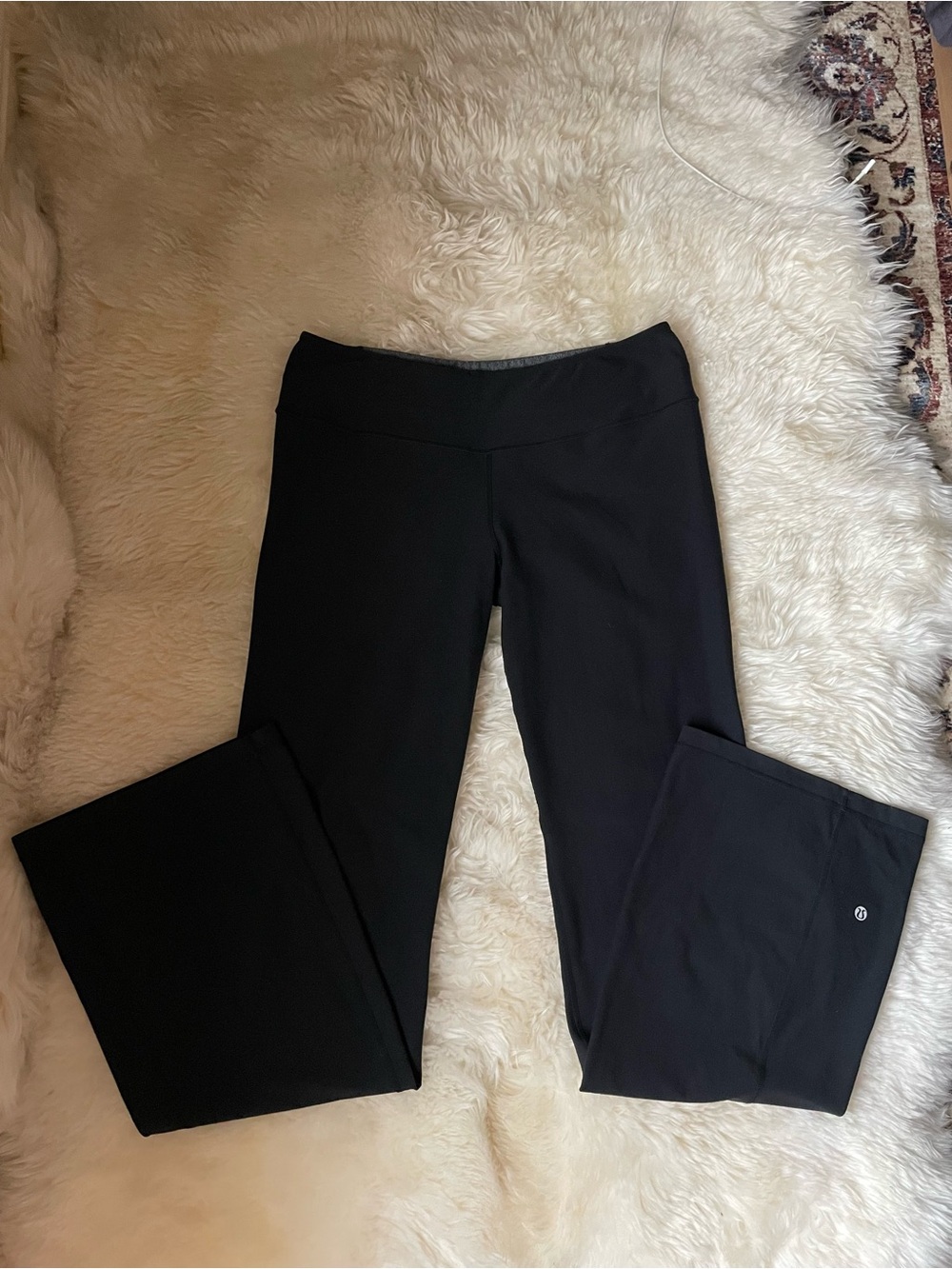 True vintage Lululemon low rise black bootcut flare leggings